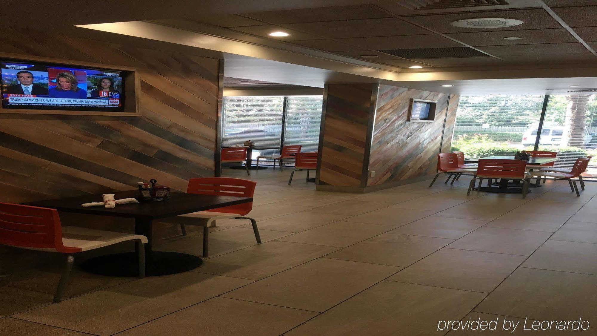 Holiday Inn Hotel Atlanta-Northlake, A Full Service Hotel Tucker Exterior photo